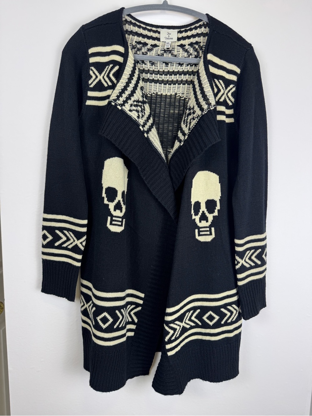 Hot & Delicious Skull Cardigan Sweater Black Ivory Open Front Goth Boho M/L Fall - Picture 2 of 16
